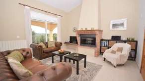Flat with private pool, garden & terrace - Image 2