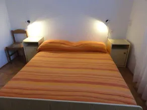 Holiday apartment with garden & terrace - Image 5