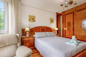 Private room with pool, jacuzzi & barbeque | Garden view - Image 3