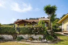 Villa with BBQ, terrace & garden | Garden view - Image 2