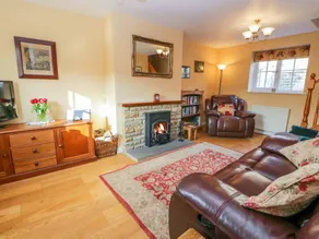 Cottage with garden - Image 4