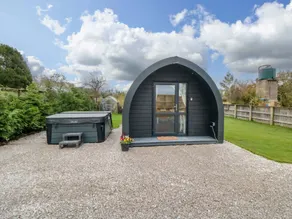 Cottage avec jacuzzi et jardin - Image 3