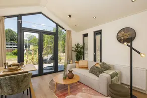 Experience luxury and nature in the Tiny Lodge on the Veluwe! Single-storey with 2 bedrooms, a fully equipped kitchen and air conditioning - Image 3
