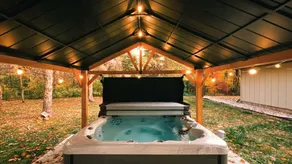 Design Cabin with Jacuzzi and Porch in Sister Bay, Wisconsin - Image 2