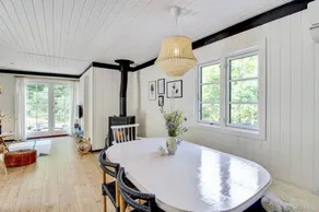 Holiday home with terrace - Image 3
