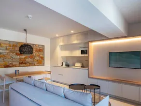 Cabin with terrace & pool - Image 4