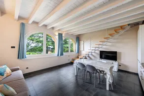 Apartment with garden & pool | Lake view - Image 3