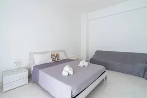 Apartment 'La Residenza Di Adamo' with Balcony, Wi-Fi and Air Conditioning - Image 4