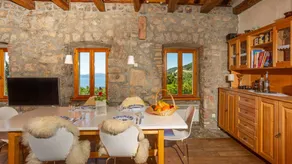 Villa with terrace, private pool & barbeque | Pets allowed - Image 3