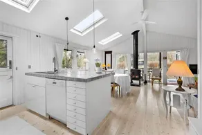 Holiday home with terrace & barbecue - Image 5