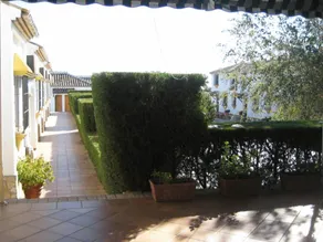Schönes Ferienhaus mit Pool - Image 3
