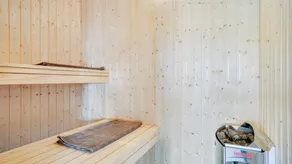 Holiday home with sauna, barbeque & private pool - Image 3