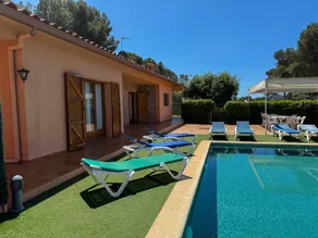 Fully equipped villa with private pool & barbecue - Image 4