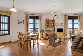 Agréable maison entièrement équipée avec internet haut débit et terrasse | Vue montagne - Image 2