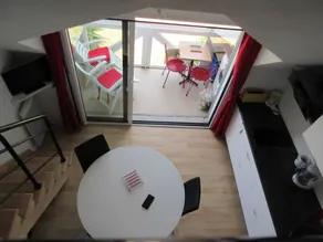 Flat with terrace & garden | Beach view - Image 5