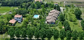 Family-friendly farm with barbeque, pool & garden | Pets allowed - Image 2