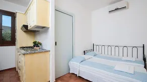 Studio Apartment in Residence With Swimming Pool - Image 2