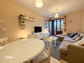 Appartement adapté aux familles avec terrasse et piscine - Image 4