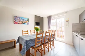 Cottage with garden, pool & BBQ - Image 3