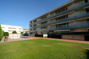 Appartement avec terrasse, piscine et jardin - Image 4