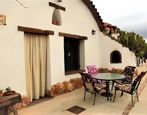 Aparthotel con piscina, giardino e griglia - Image 3