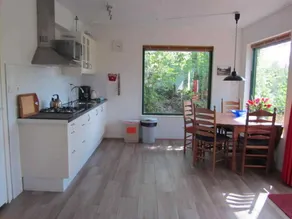 Holiday home with BBQ, terrace & garden | Pets allowed - Image 4