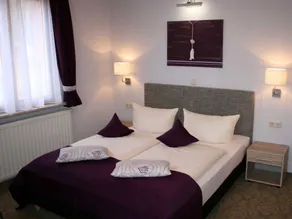 S Zimmer *** 55 - Image 4