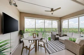 Flat with heated pool & terrace - Image 2