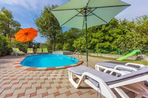 Holiday home with terrace, private pool & barbeque - Image 2