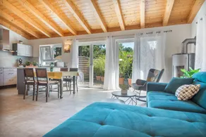 Holiday home with BBQ & terrace - Image 5
