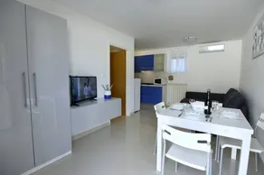 Flat with terrace | Next to the beach - Image 3