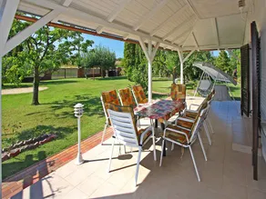 House with terrace, private pool & garden - Image 2