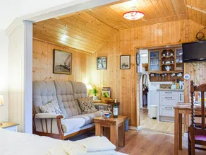 Children-friendly cottage with garden | River view - Image 2