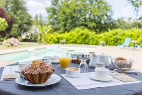 Nice bed & breakfast with garden, pool & terrace - Image 2