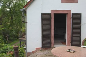 Holiday home with garden & terrace - Image 2