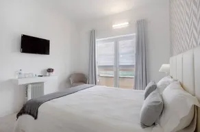 Chambre privée avec internet haut débit | Vue plage | Plage à proximité - Image 3