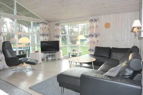 Charming house with sauna, barbeque & terrace - Image 2