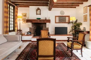 Le Clos de la Capelle – Charm & Comfort in Libourne, Private Garden and Spacious Areas for 8 People - Image 3