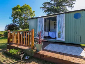 Cottage with BBQ & garden - Image 3