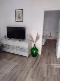 Holiday apartment with terrace, garden & BBQ - Image 4