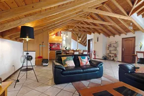 Grand appartement de vacances adapté aux familles avec jardin, terrasse et internet haut débit | Vue montagne | Parfait pour le travail à distance - Image 4