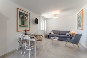 Children-friendly lodge with pool, garden & terrace | Garden view - Image 3