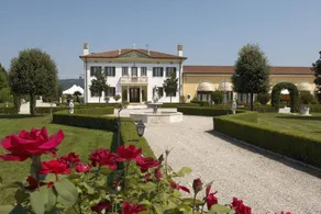 Villa Serena: Camera Famigliare per 4 (2 camere doppie comunicanti, riservata alle famiglie con bambini e non adulti) - Image 2