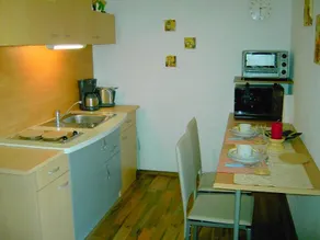 Apartment with terrace - Image 4
