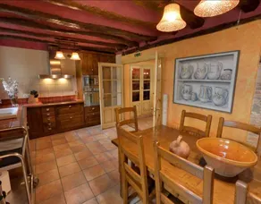 Casa totalmente attrezzata con sauna, barbecue e giardino | Vista sulla montagna | Ideale per lavorare da remoto - Image 4