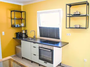 Apartment with terrace - Image 3