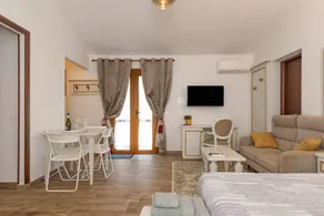 Holiday apartment with BBQ, garden & terrace | Garden view - Image 2