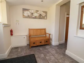 Child-friendly cottage with garden - Image 4