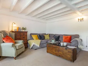 Cottage with garden - Image 4