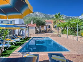 Villa Antea with Pool and Sea View - Image 3